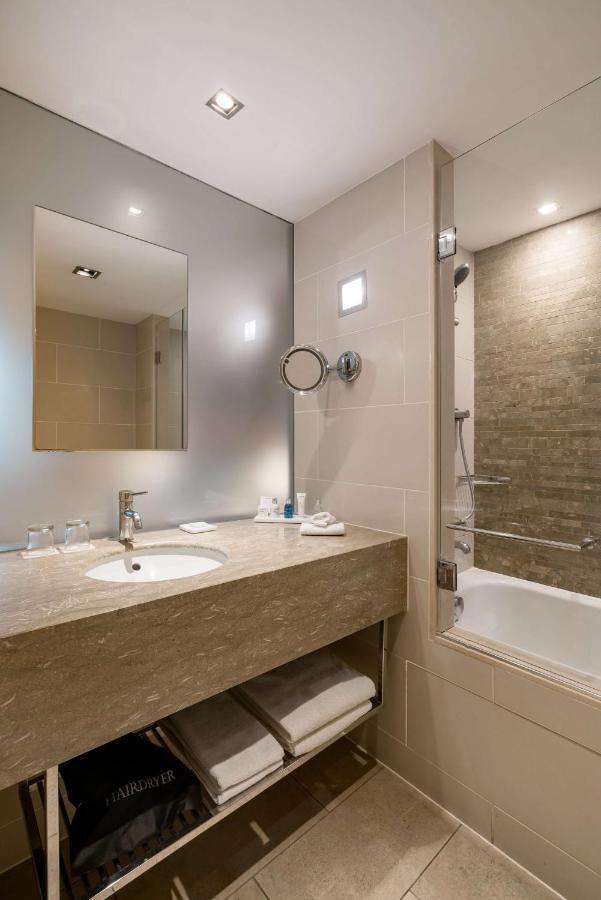 Chambre Lits Jumeaux Premium - Vue Partielle sur Mer