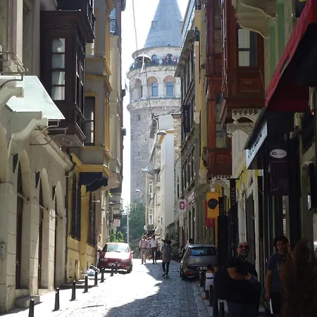 Meroddi Galata Mansion-2