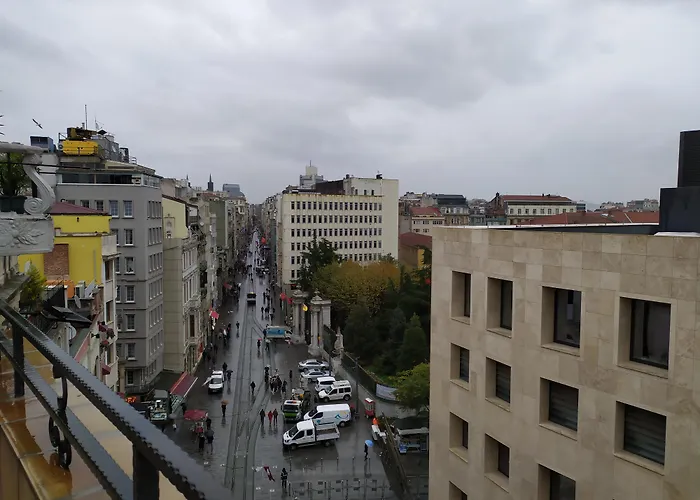 Golden Street Hotel