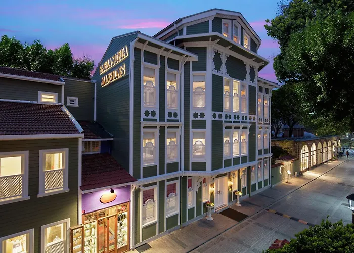 Hagia Sofia Mansions Istanbul, Curio Collection By Hilton